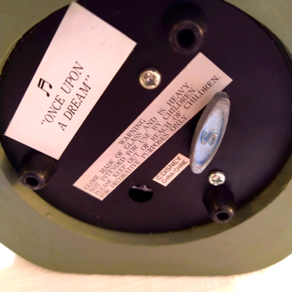 Vintage Sleeping Beauty Disney Musical Snowglobe - Picture 11 of 11